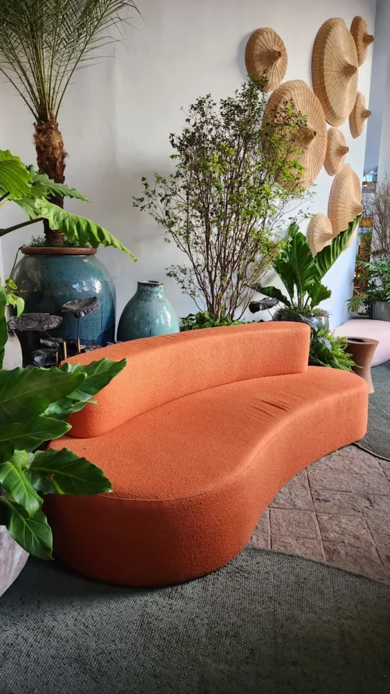 O Encanto dos Sofás Orgânicos na CasaCor 2023